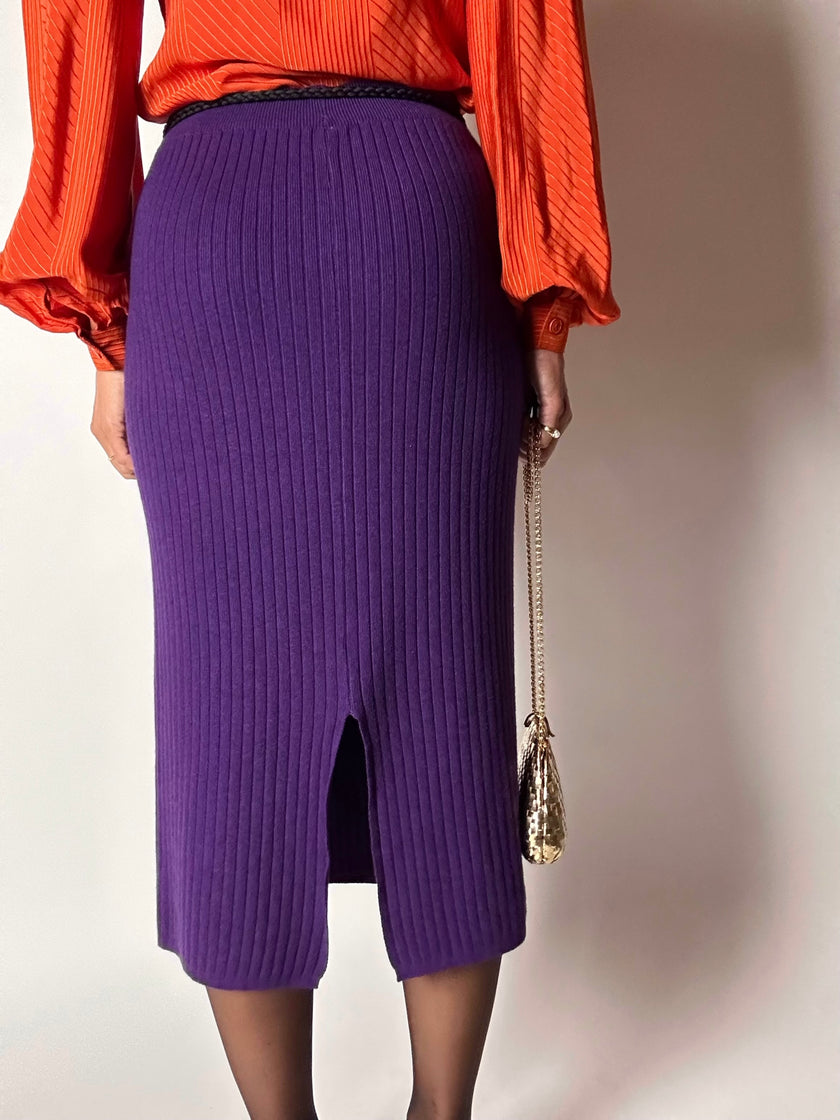 Gonna longuette Letizia De Meo in maglia viola a coste