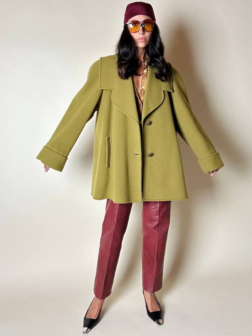 Cappottino oversize con ampi rever in lana verde acido Confezioni di Lusso