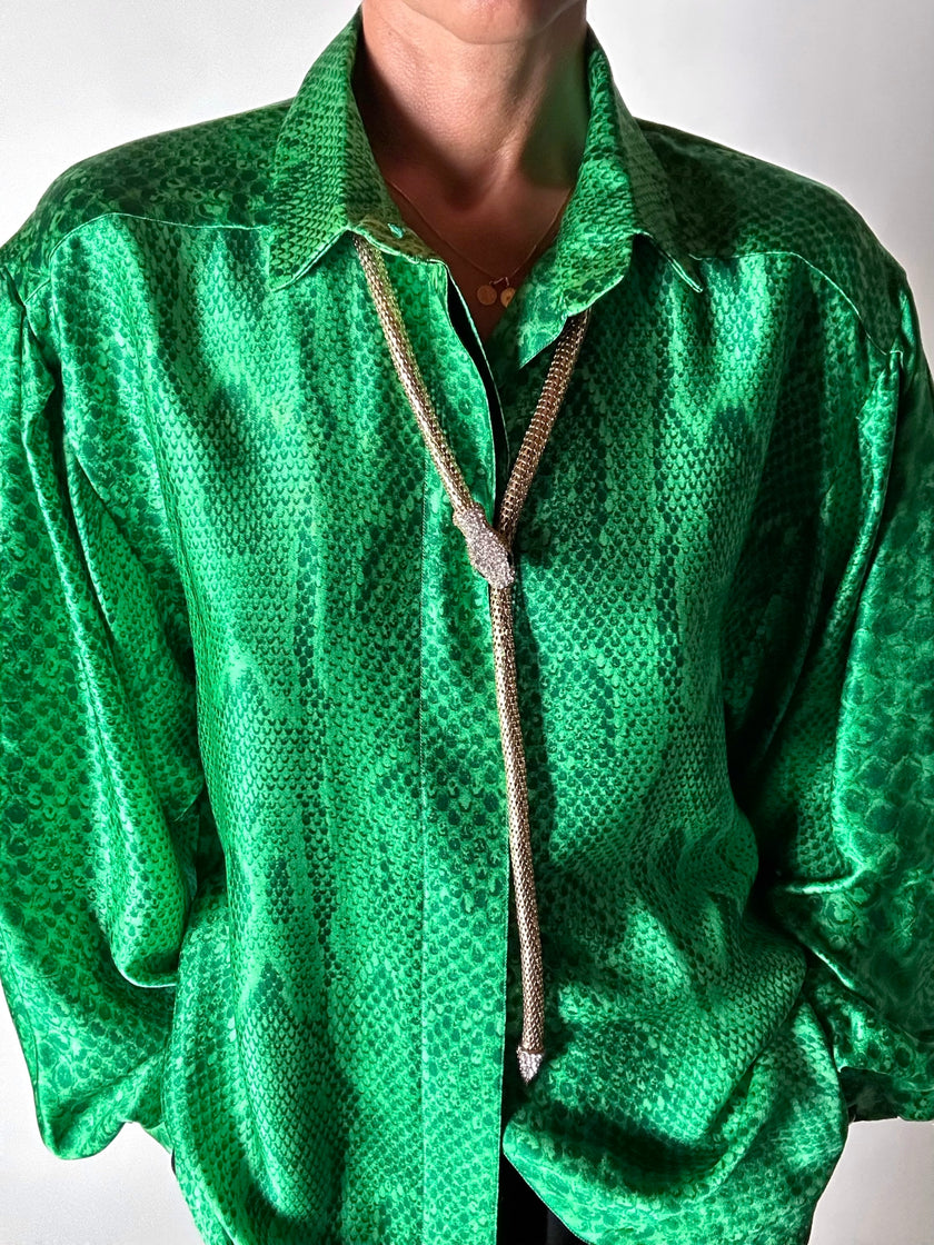 Camicia vintage sartoriale in raso di seta stampa pitone verde smeraldo