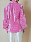 Camicia rosa in tessuto micro plissé con bottoni in madreperla “Ganni”