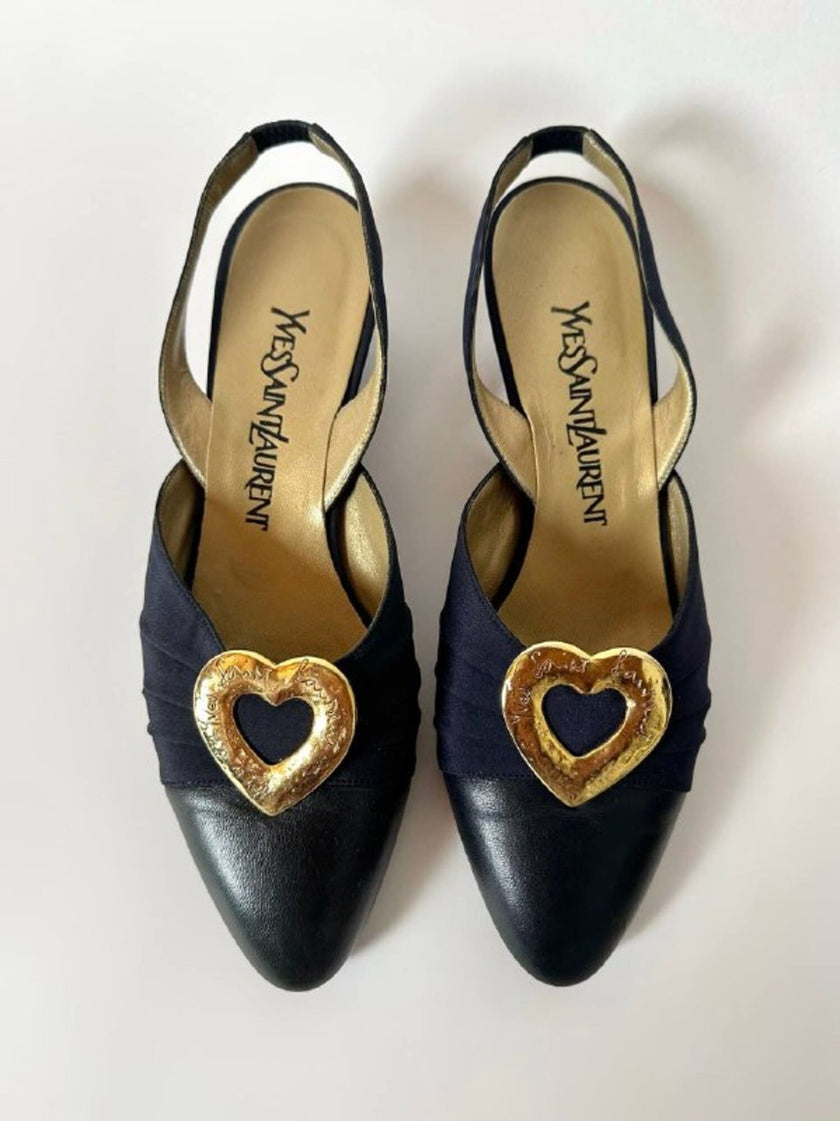 Slingback vintage Yves Saint Laurent blu notte con cuori gioiello dorati