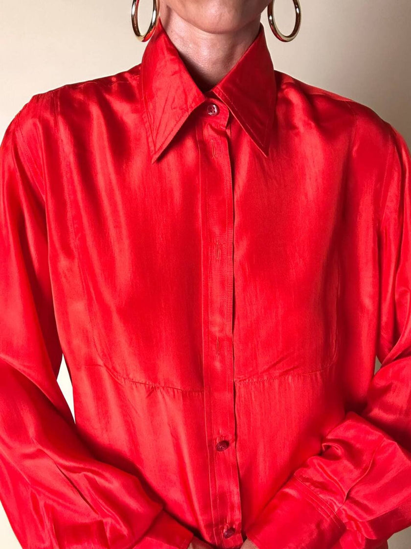 Camicia Yves Saint Laurent in pura seta rosso aragosta con pettorina