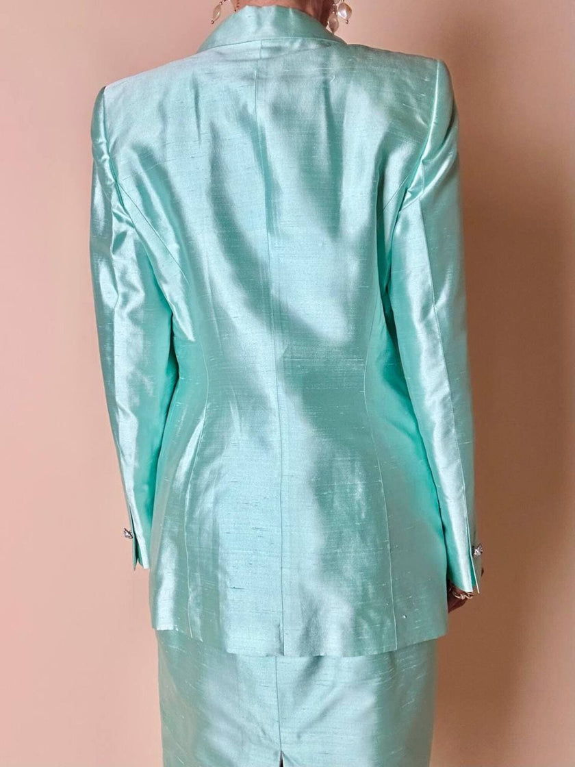 Tailleur giacca e gonna in shantung di seta acqua marina con bottoni gioiello “Escada”