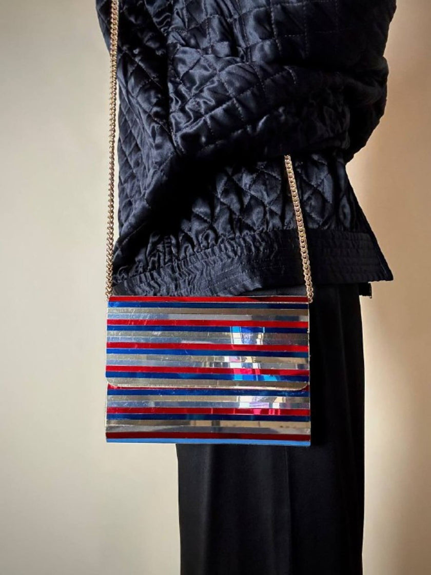 Pochette à lamelles miroirs multicolores avec bandoulière chaîne