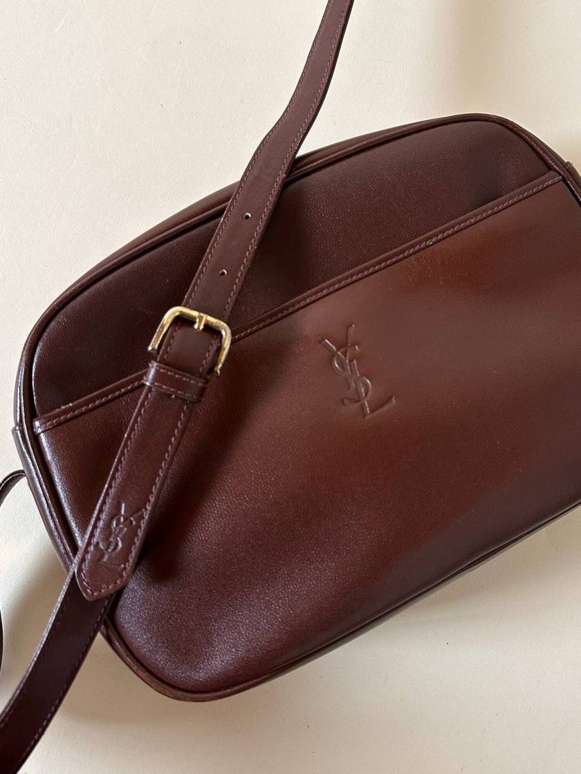 Borsa bandoulière Yves Saint Laurent in pelle marrone castagna con logo a caldo