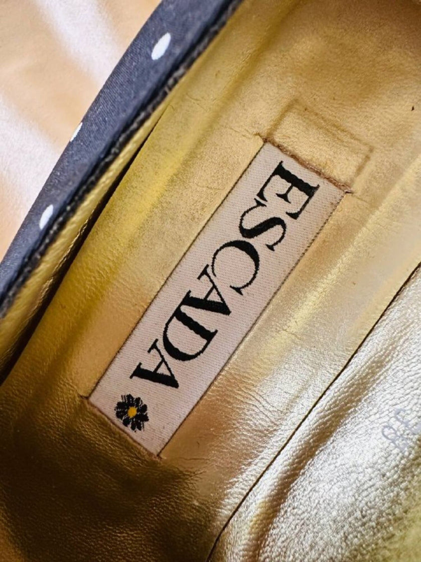 Décolleté in tessuto nero a pois bianchi “Escada”