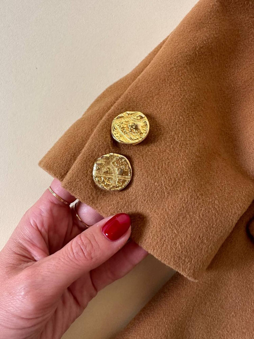 Blazer doppiopetto in lana color biscotto con bottoni dorati “Yves Saint Laurent”