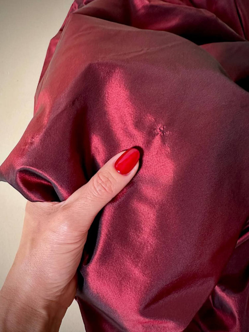 Minigonna in velluto nero con maxi ruches in taffetà bordeaux “Gabriella Ceroni”