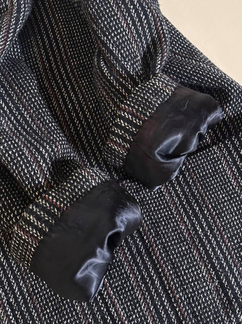 Manteau-blazer Yves Saint Laurent en tweed avec boutons bijoux logotés