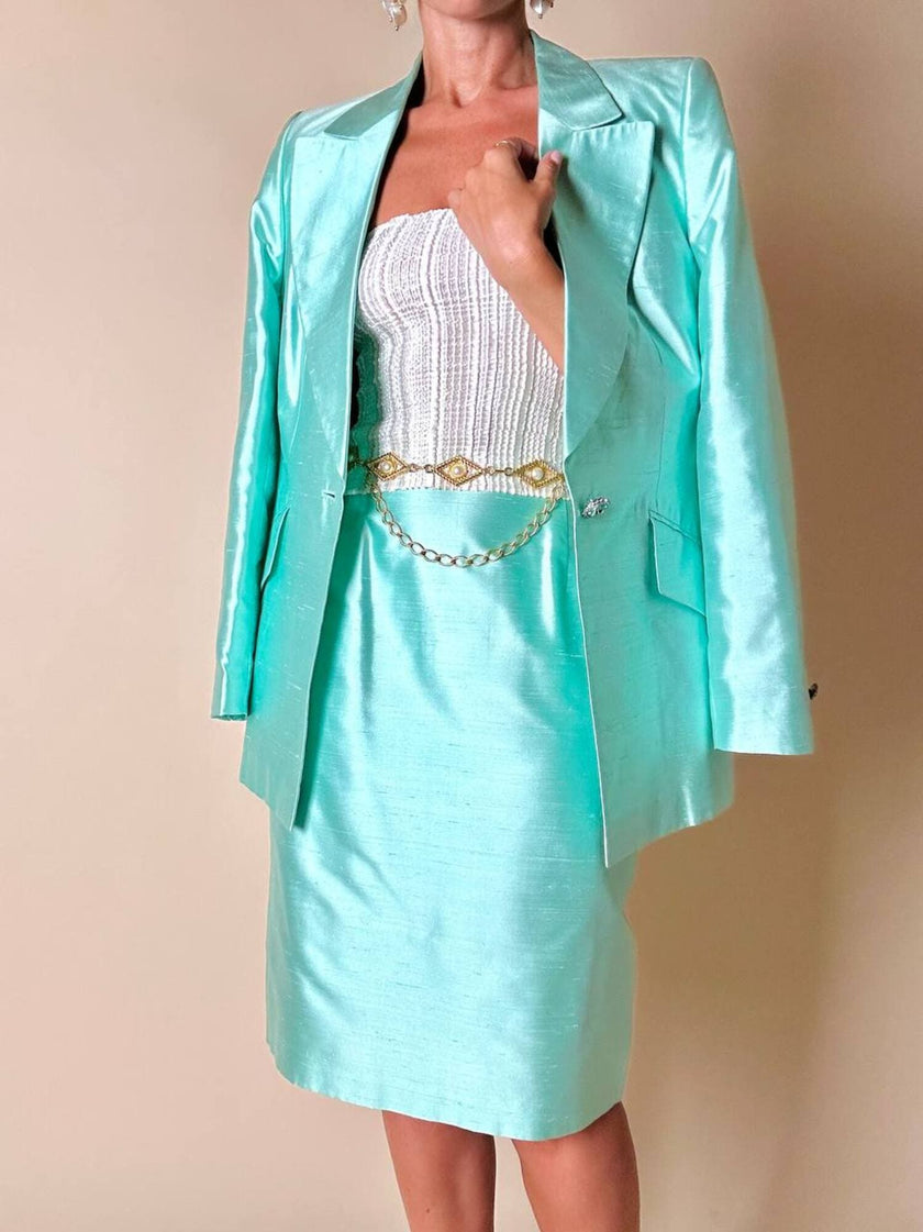 Tailleur giacca e gonna in shantung di seta acqua marina con bottoni gioiello “Escada”