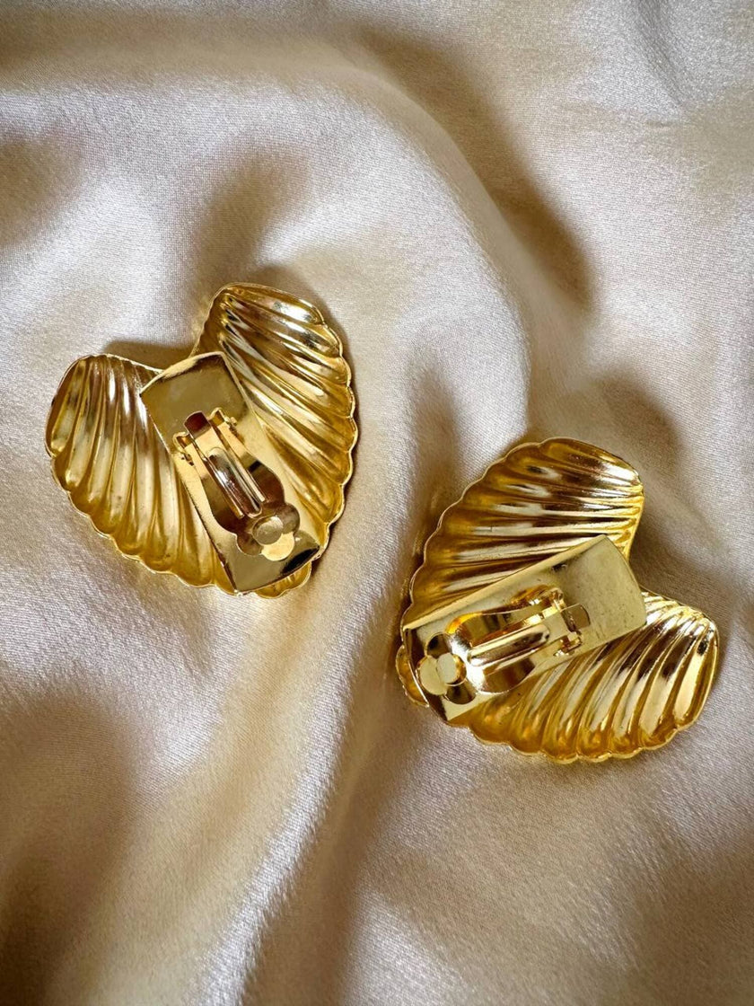 Clip cannelé oro a forma di cuore rovesciato