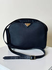 Borsa Bandoulière vintage Yves Saint Laurent in tessuto nero plastificato con riporti in pelle