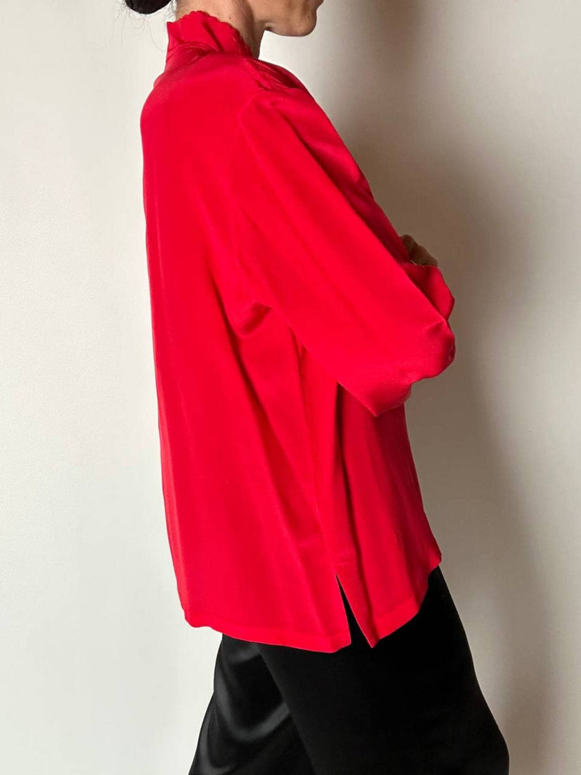 Camicia vintage in pura seta rossa con ricamo a mano