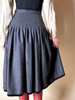 Gonna Fit and Flare Valentino Miss V in lana grigio antracite e velluto nero