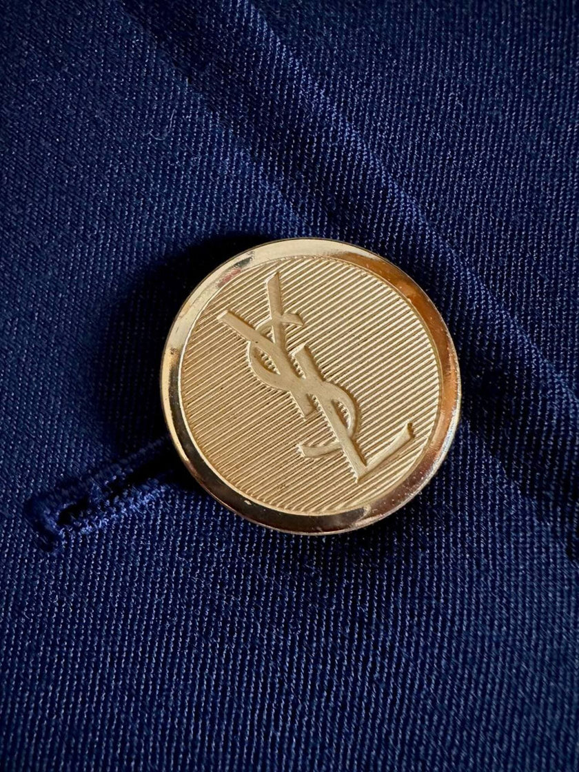 Blazer vintage Yves Saint Laurent en laine rasée bleu nuit avec boutons dorés logotés