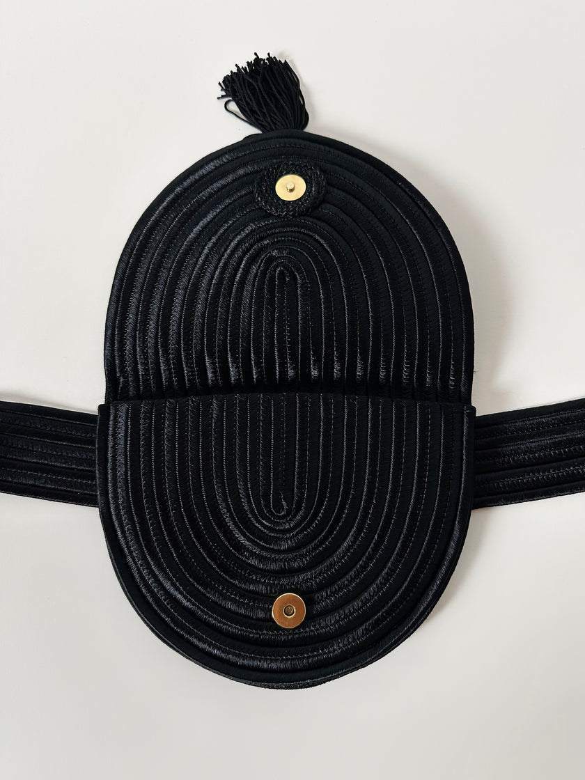 Cintura vintage in passamaneria sautache nera con nappa couture