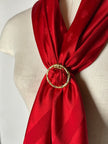 Foulard vintage in seta jacquard rosso con motivi ornamentali