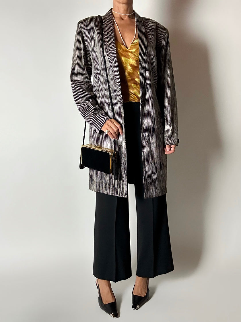 Blazer vintage Gianni Versace in seta goffrata a righe nere e avorio