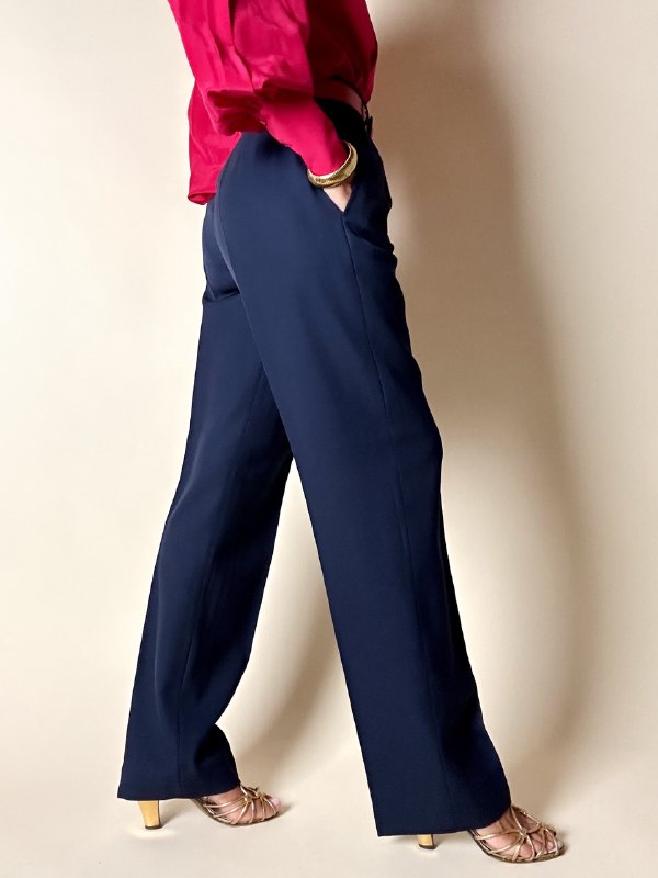 Pantalones Yves Saint Laurent Rive Gauche modelo de talle alto en lana azul marino
