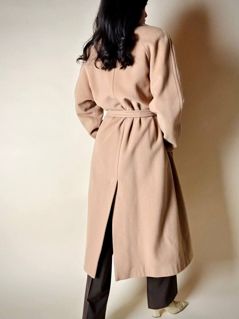 Cappotto vintage Kamaé modello vestaglia in lana e cachemire cammello chiaro