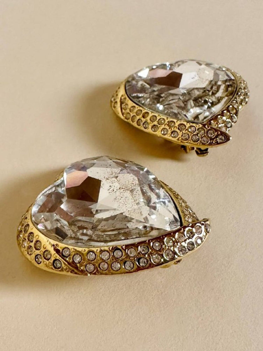Clip oro con maxi cristalli a forma di cuore “Yves Saint Laurent”