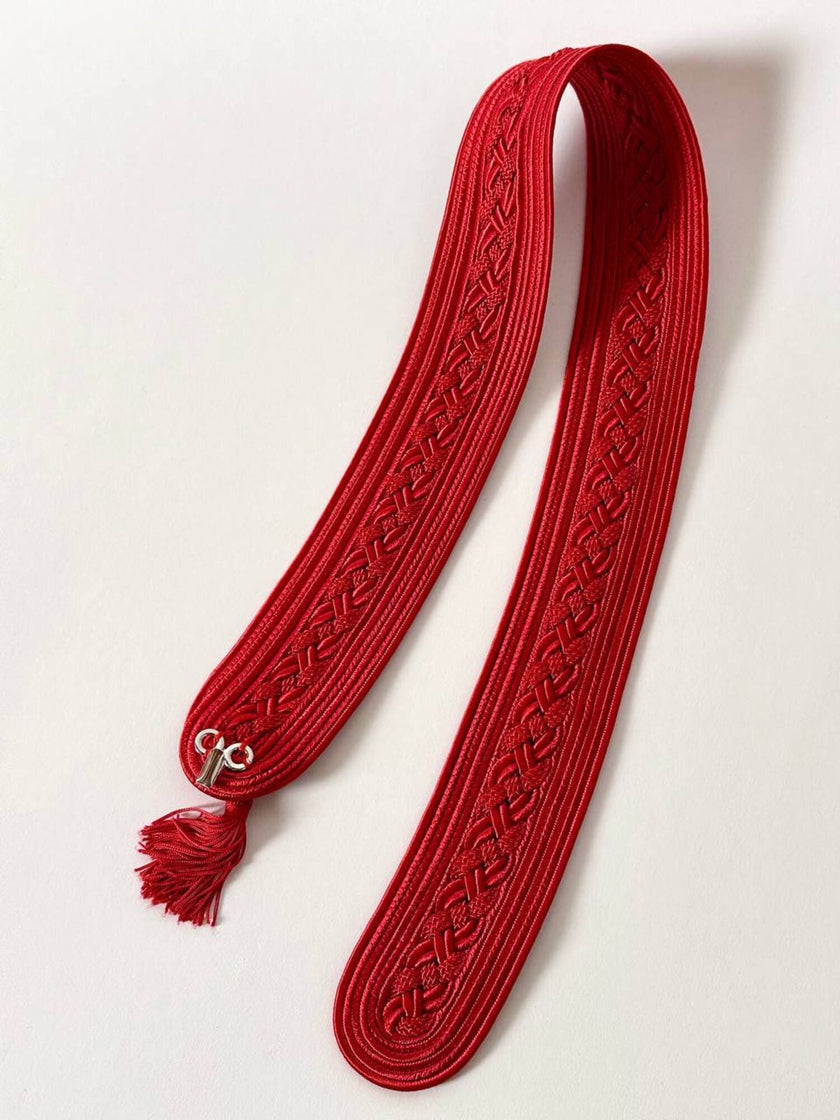 Cintura vintage rossa realizzata con intreccio di passamanerie e nappa couture