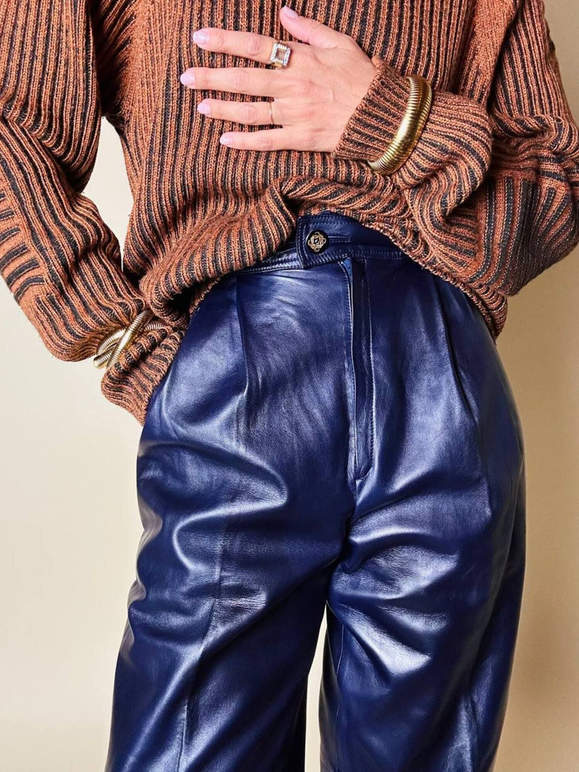 Pantalones Loewe de talle alto en napa color arándano con botón con logo