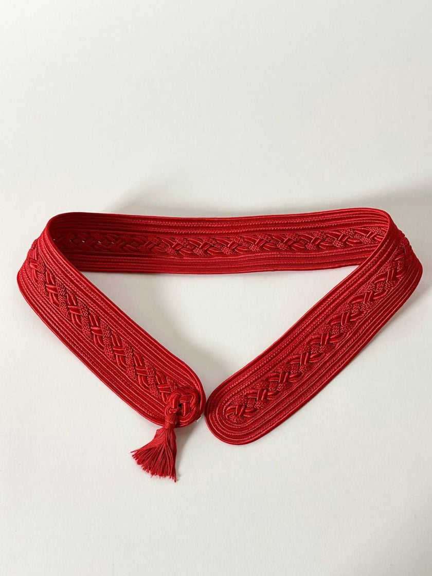 Cintura vintage rossa realizzata con intreccio di passamanerie e nappa couture