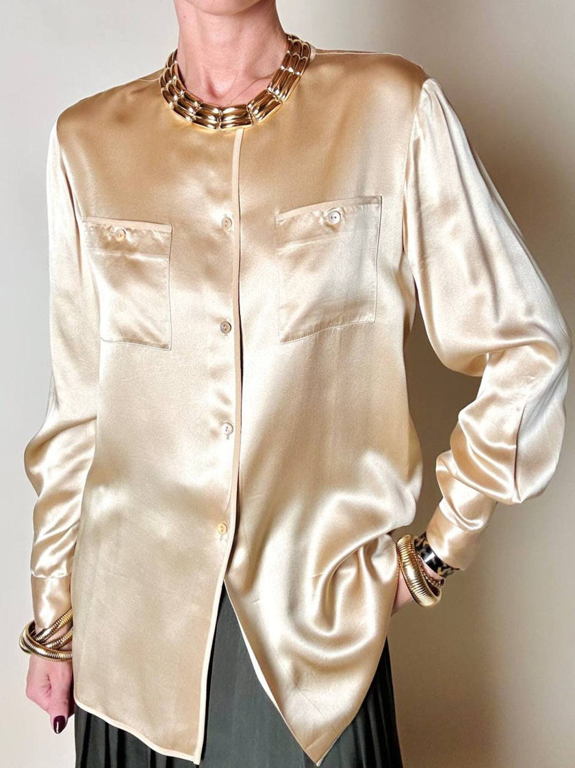 Camicia in raso di seta color champagne con bottoni i madreperla Carinissima