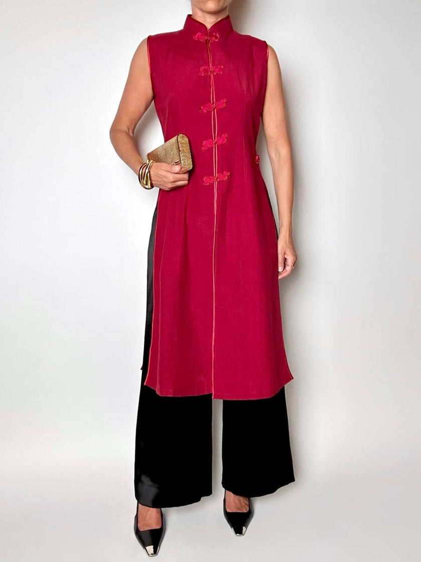 Maxi gilet vintage rosso rubino con alamari in raso