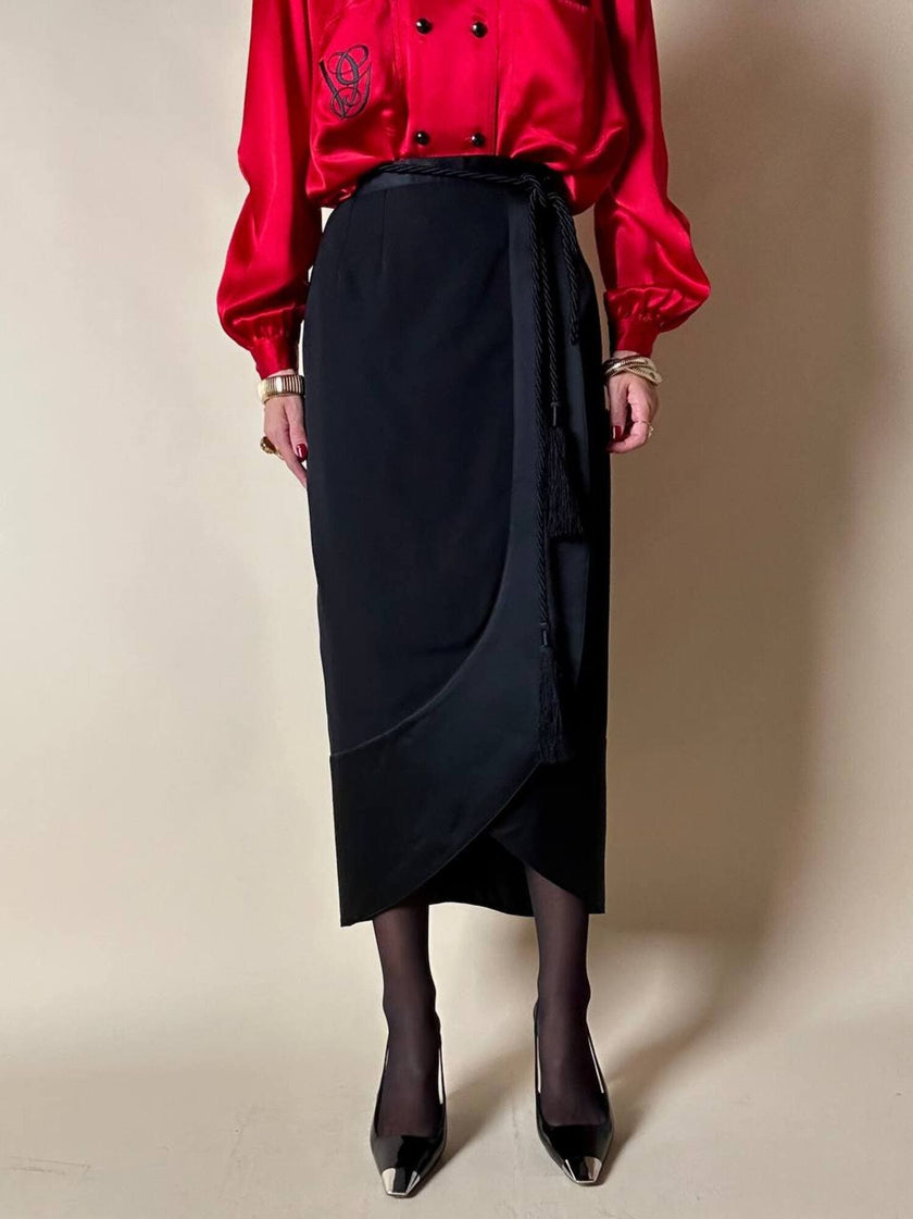 Gonna tulip nera in rasato di lana con riporti in raso “Guy Laroche”