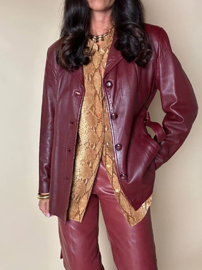 Giacca in pelle bordeaux con cintura in vita Tradition Of Quality Trade Mark Fashion Style