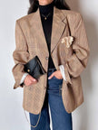 Blazer vintage oversize in fresco di lana principe di Galles beige e marrone con pochette in seta Vincam