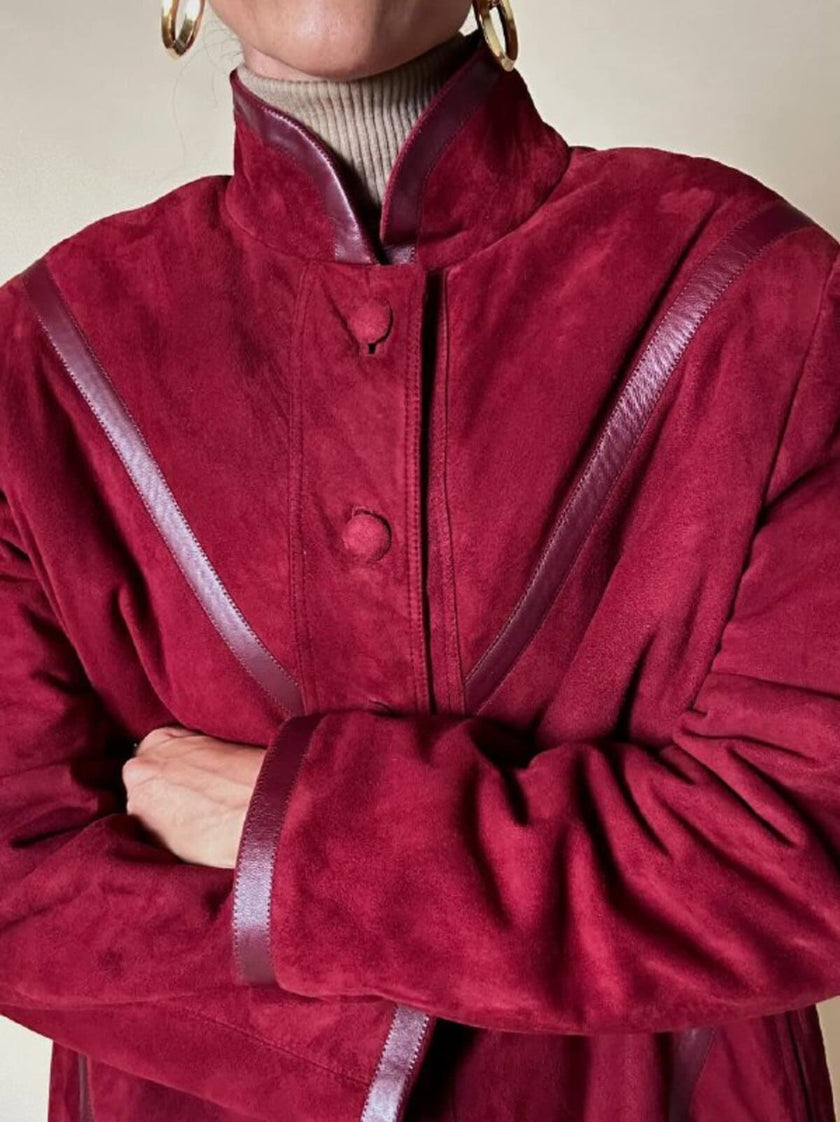 Giacca in suede borgogna con riporti in pelle e con interno in lana mélange in tinta