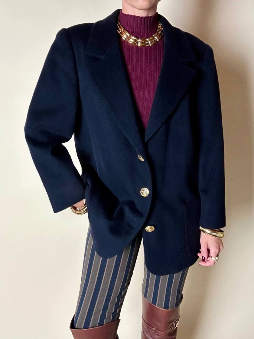 Blazer in lana e cachemire blu notte con bottoni gioiello dorati con testa di medusa