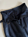 Pantalone vintage in pelle e camoscio nero a vita alta con doppie cinture