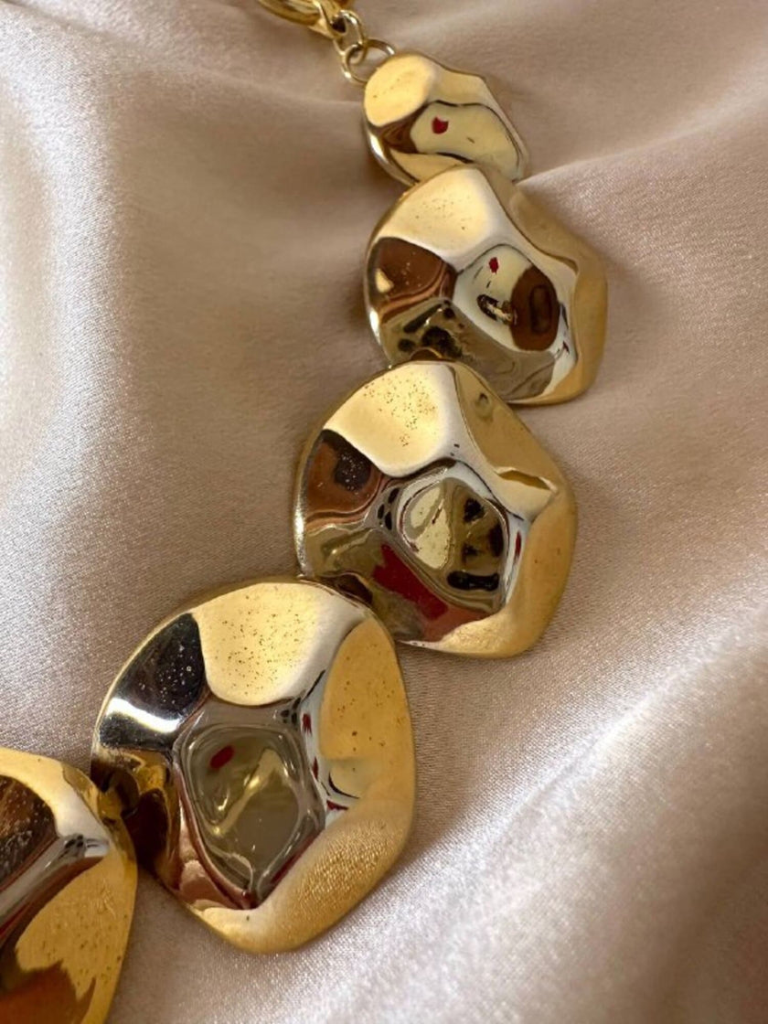 Collier dorato a pepite