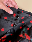 Gonna a ruota in organza jacquard nera a pois rossi con rose rosse dipinte