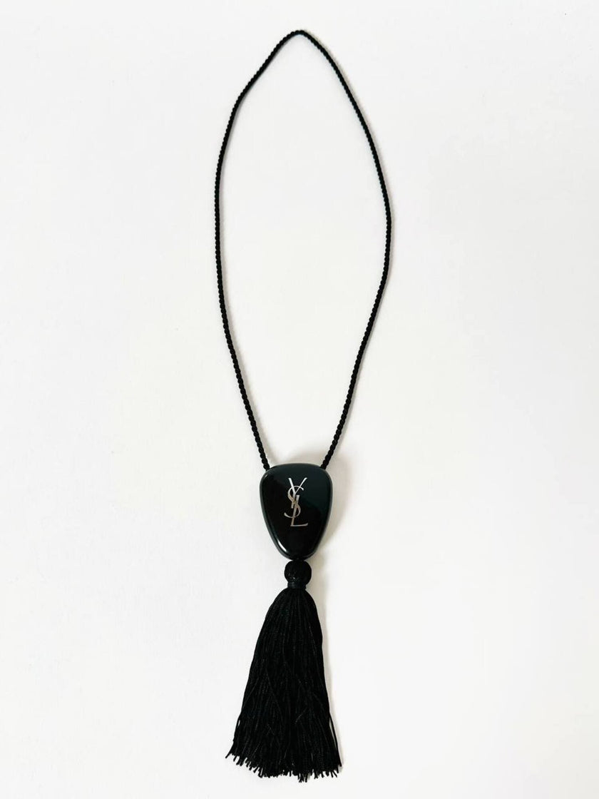 Collana vintage Yves Saint Laurent con pendente nappa couture – gioiello diffusore di aroma