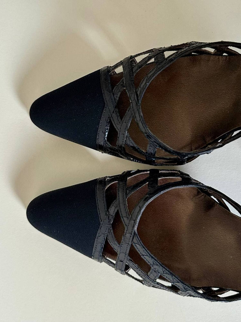 Slingback con dettaglio a rete in tessuto nero opaco e pitone “Beltrami”