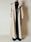 Cappotto lungo a vestaglia con cappuccio in drap di lana beige “Yves Saint Laurent”