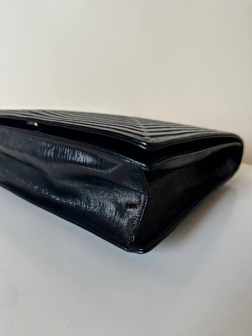 Borsa vintage Fendi in pelle verniciata nera con cuciture concentriche