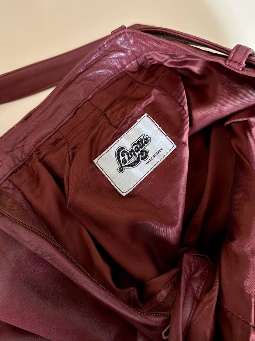 Pantalone in pelle mattone rosato a vita alta con pince e cintura in coordinato La Matta