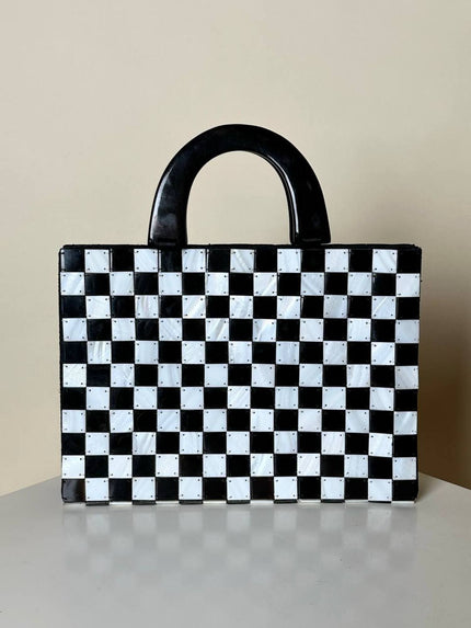 Borsa vintage in madreperla e corno con motivo a scacchi e pochette coordinata