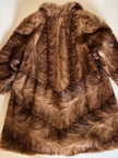Cappotto vintage in pelliccia di visone marrone chiaro con lavorazione a pannelli