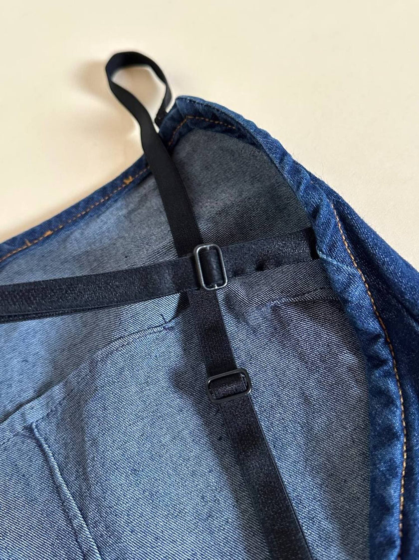 Mini abito D&G in denim blu scuro elasticizzato con scollo sulla schiena