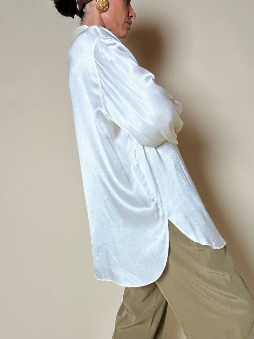 Camicia in raso avorio con bottoni gioiello “Divina”