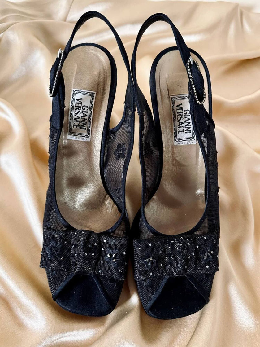 Slingback con plateau in raso di seta e rete ricamata “Gianni Versace”