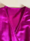 Wrap dress in raso ciclamino con cintura in coordinato “Sartoria Oriana Neri”