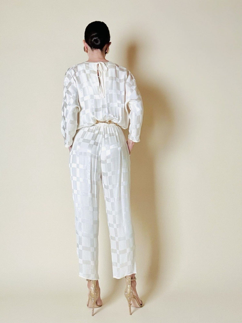 Jumpsuit vintage Spengler Mode in viscosa jacquard avorio con scollo drappeggiato
